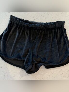 L Juicy Couture Shorts Womens Large Retro Style Velour Black Textured Logo High